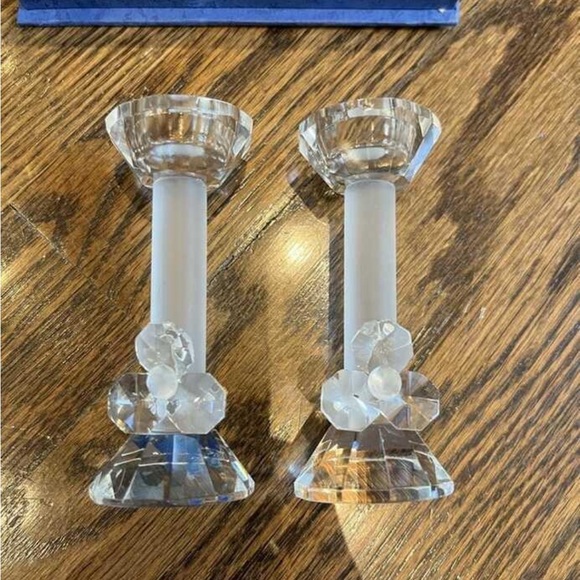 Momento Krystal Candle Stick Holders - Picture 3 of 5
